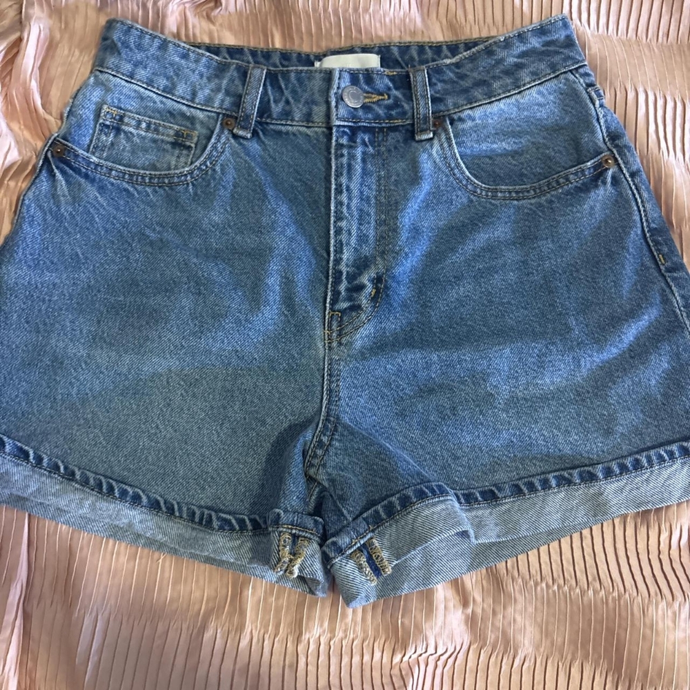 Stylish Blue Denim Women's Jean Shorts